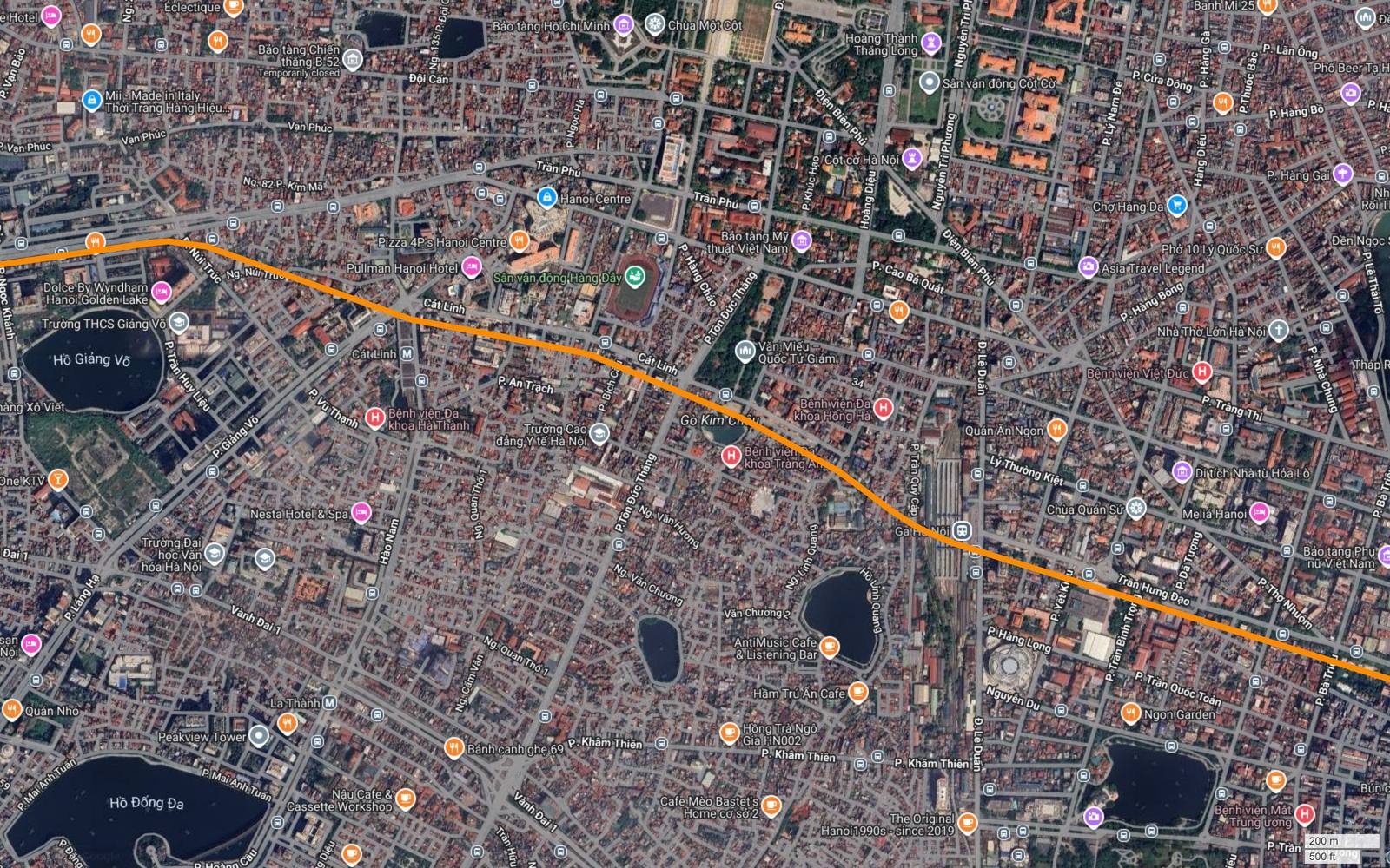 Hành lang metro số 3 Hà Nội cắt ngang khu Ga Hà Nội để nhập phố Trần Hưng Đạo, đi phía nam Văn Miếu Quốc Tử Giám